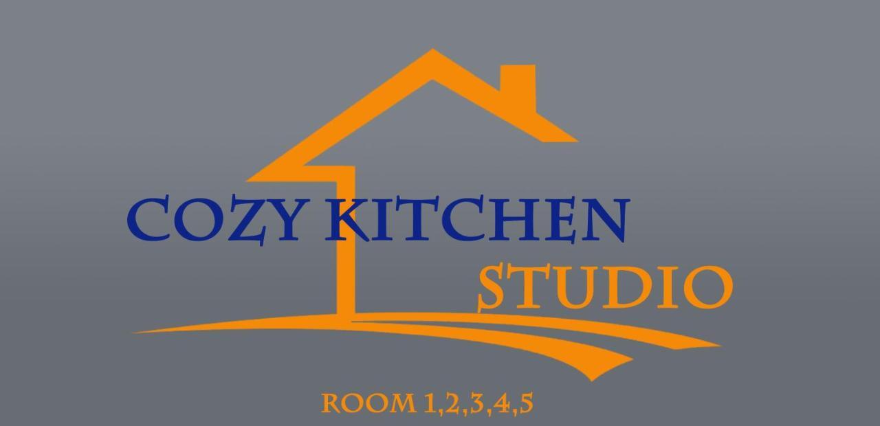 Liivalaia 40 cozy kitchen studio Reval Exterior foto